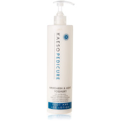 Application de la lotion sur les pieds