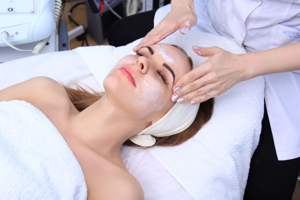 Comment traiter les pores obstrués du visage