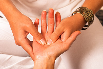 Massage d'une main